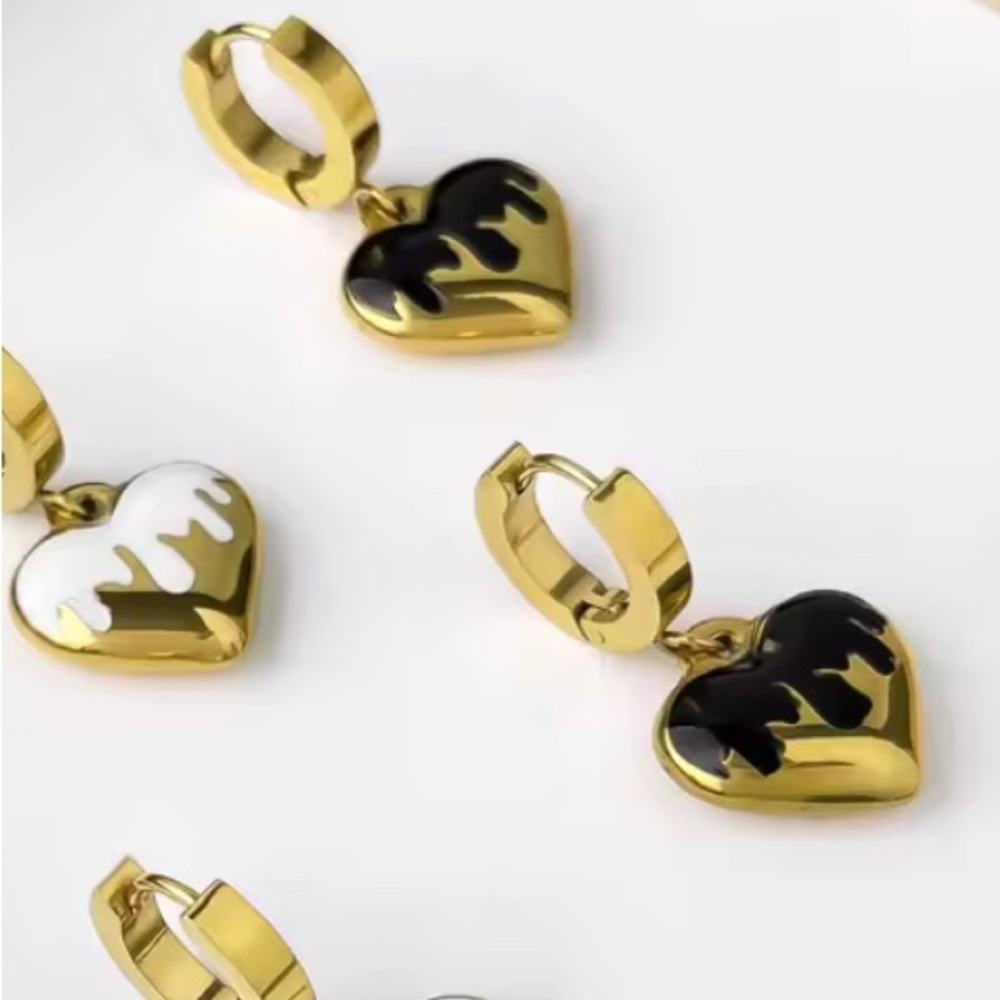 18K Gold Huggie Hoop Dipping Heart Oil Drip Enameled Earrings No Fade Punk Goth - Picture 5 of 8